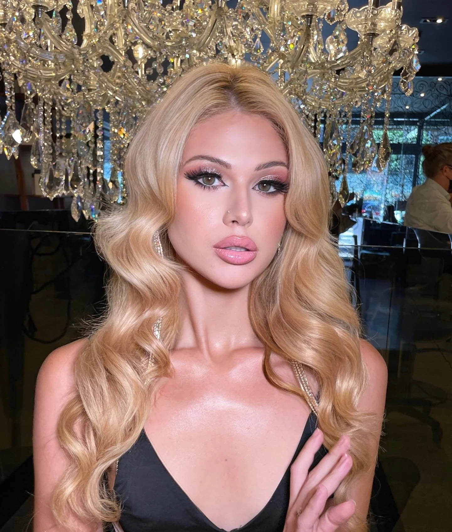 STEPHANIE, επαγγελματικό μοντέλο